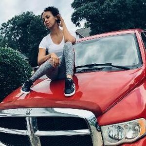 Meet your Posher, Jasmine